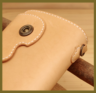 ミドルウォレット（革財布）